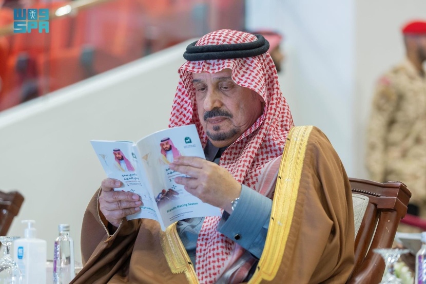 أمير الرياض يحضر أولى السباقات الكبرى على كأسي ولي العهد