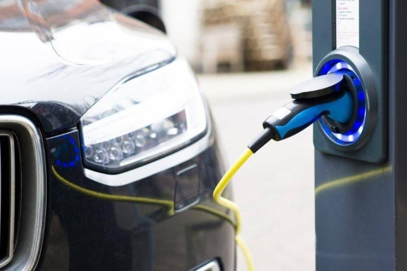 إطلاق مركز لتطوير شواحن السيارات الكهربائية في الرياض