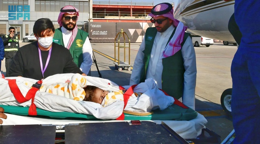 إنفاذا لتوجيهات الملك.. وصول التوأم السيامي الإرتيري "أسماء وسمية " إلى الرياض