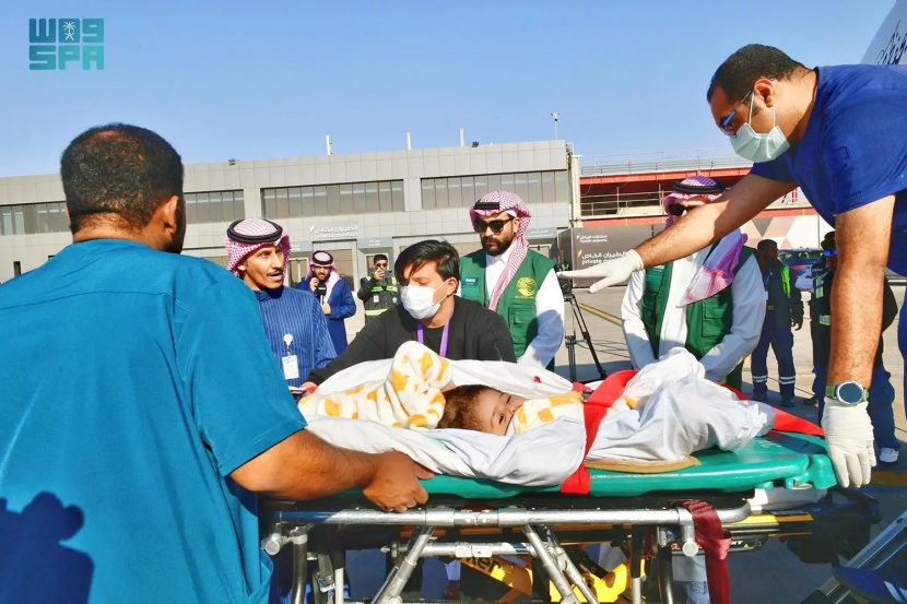 إنفاذا لتوجيهات الملك.. وصول التوأم السيامي الإرتيري "أسماء وسمية " إلى الرياض