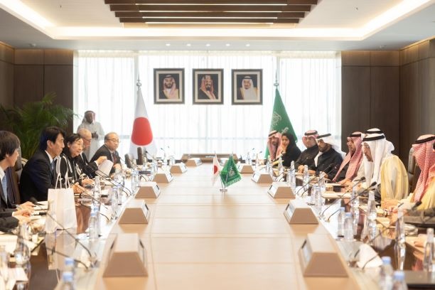 وزير الاستثمار يبحث مع الجانب الياباني تعزيز التجارة بين البلدين