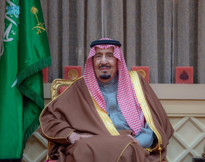 أمراء المناطق ونوابهم المعينون يؤدون القسم أمام الملك