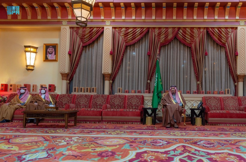 أمراء المناطق ونوابهم المعينون يؤدون القسم أمام الملك