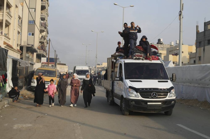 1.9 مليون نازح في غزة .. و77 ألف شهيد ومصاب