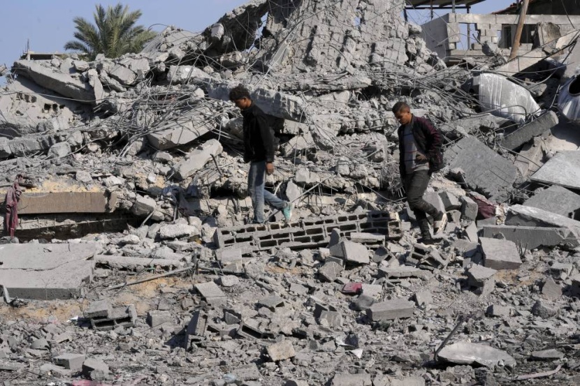 100 شهيد و160 جريحا فلسطينيا في 24 ساعة وسط قطاع غزة