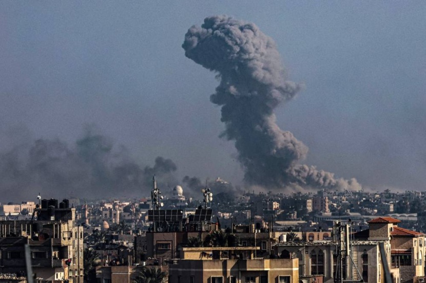 100 شهيد و160 جريحا فلسطينيا في 24 ساعة وسط قطاع غزة