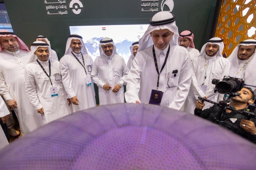 نائب وزير الحج يدشن الهوية الجديدة لمطوفي الدول العربية 