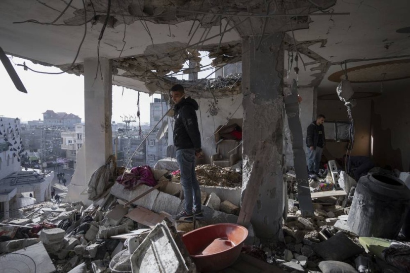 قصف إسرائيلي على وسط وجنوب القطاع .. استشهاد 78 فلسطينيا