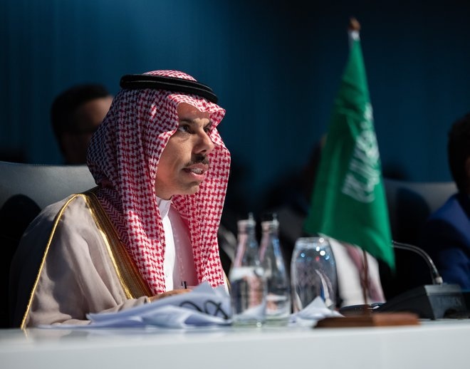وزير الخارجية يبحث مع نظيره الإيراني العلاقات الثنائية وتطورات غزة 