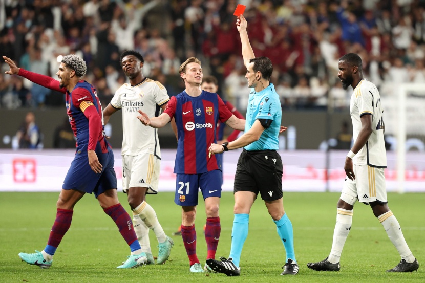 ريال مدريد يكتسح برشلونة 4-1 ويحرز لقب كأس السوبر الإسبانية