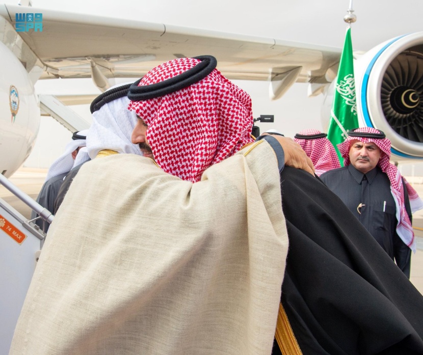 أمير الكويت يصل إلى الرياض وولي العهد رئيس مجلس الوزراء في مقدمة مستقبليه