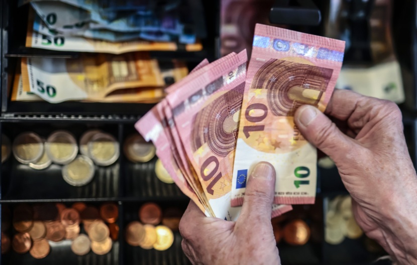 هبوط التضخم في منطقة اليورو خلال يناير وسط ترقب خفض الفائدة 