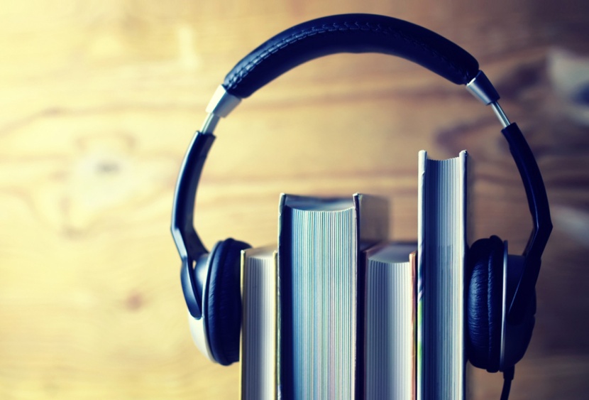 التطور الرقمي ينفض الغبار عن الكتاب الصوتي .. سوق تجارية تتمدد                