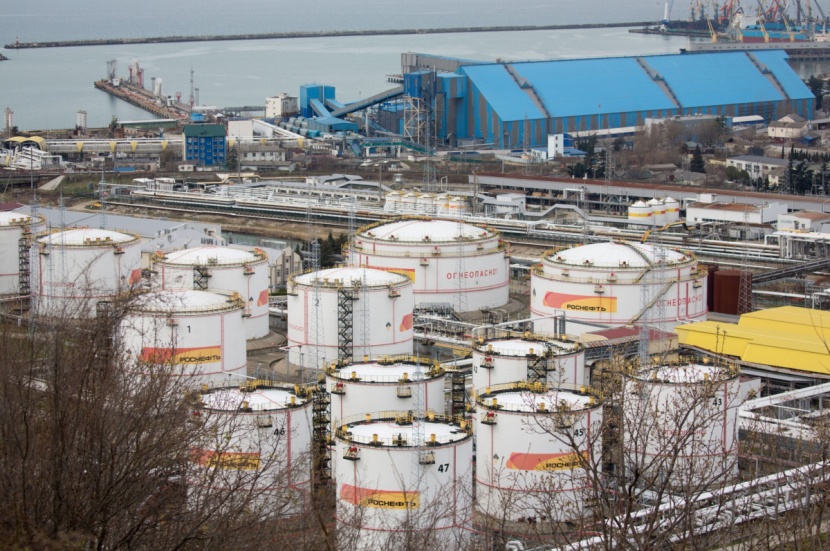 الهجمات الأوكرانية تهبط بتكرير النفط الروسي لأدنى معدلاته منذ 10 أشهر