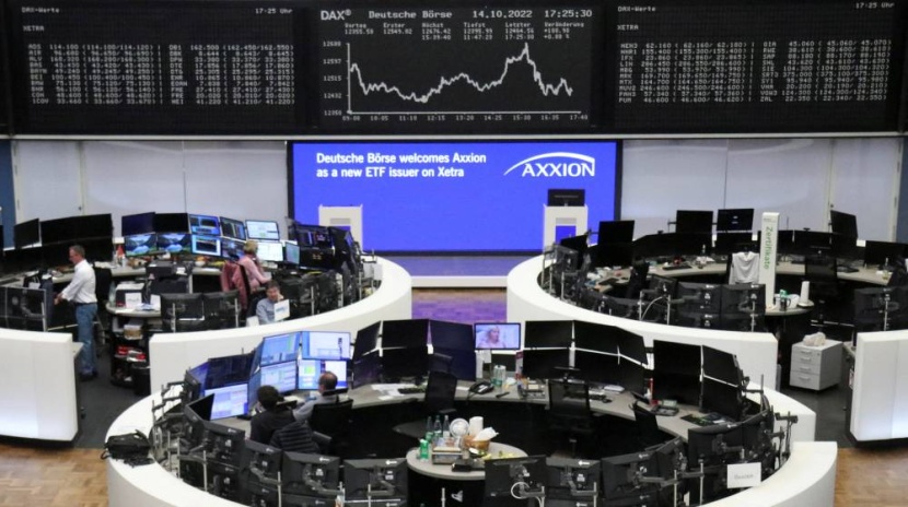 أسهم أوروبا مستقرة مع تقييم المستثمرين لمكاسب كبيرة حفزتها البنوك المركزية