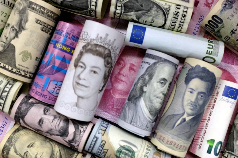إشارات تثير التكهنات .. انزلاق متعمد لليوان يدفع الأسواق للرهان على انخفاضه