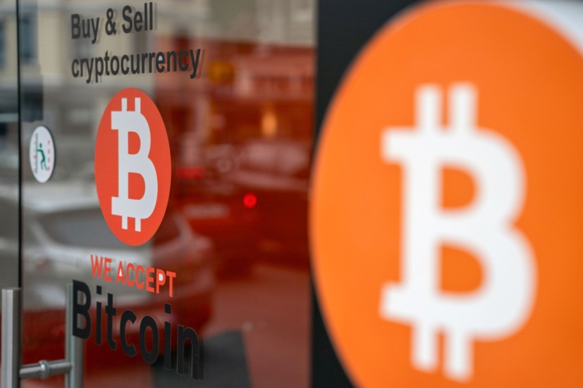 قيمة بيتكوين السوقية تبلغ مستوى قياسيا عند 1.35 تريليون دولار 