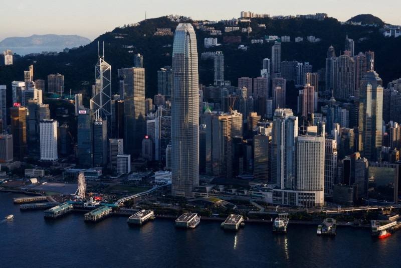 هونغ كونغ تصارع أزمات غير مسبوقة .. غيوم كثيفة تحلق فوق سوق العقارات