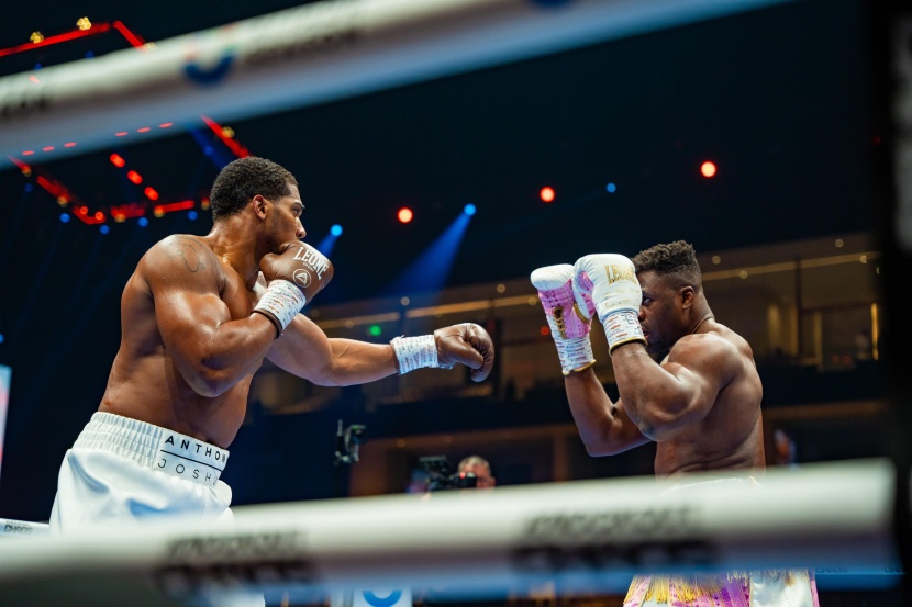  موسم الرياض يعلن أنتوني جوشوا بطلًا لنزال "Knockout Chaos"