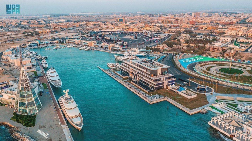 «أرامكو» تفتتح أول محطة بحرية في السعودية لتزويد اليخوت والقوارب بالوقود 
