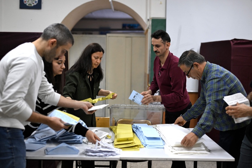 الأسهم التركية ترتفع والليرة تتراجع بعد خسارة حزب "أردوغان" الانتخابات