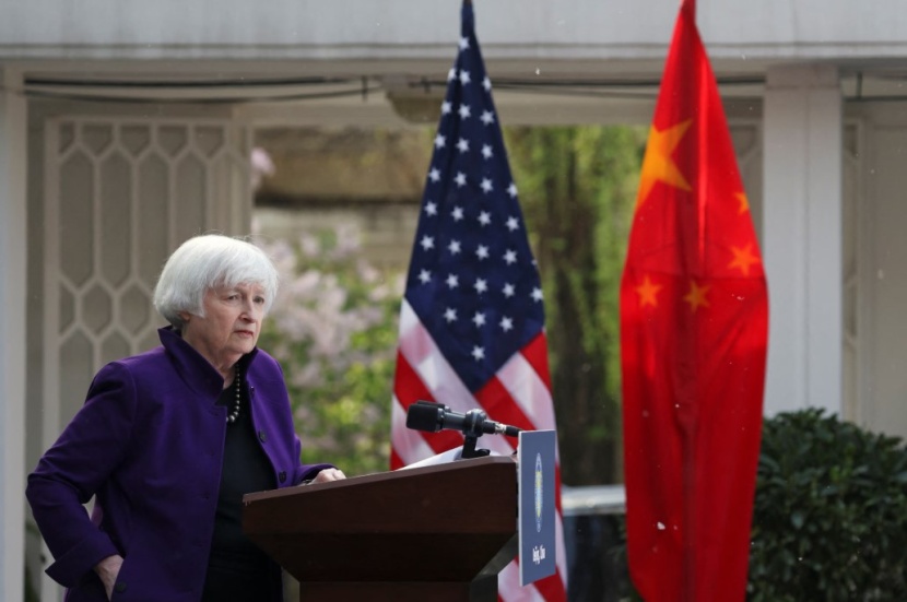وزيرة الخزانة الأمريكية تؤكد عدم استبعاد أي شيء للتعامل مع القدرة الزائدة للتصنيع في الصين