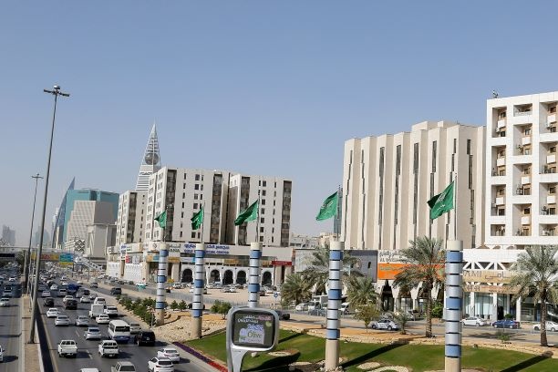 البنك الدولي يرفع توقعاته للنمو السعودي إلى 5.9 % في 2025 وخبراء لـ «الاقتصادية»: القطاعات غير النفطية وراء رفع تقديرات النمو