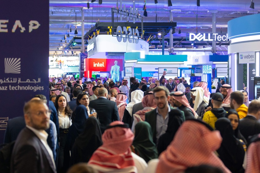 السعودية ورشة عمل تقنية بدعم الرؤية .. من الذكاء الاصطناعي إلى البنية التحتية الرقمية والمدن الذكية
