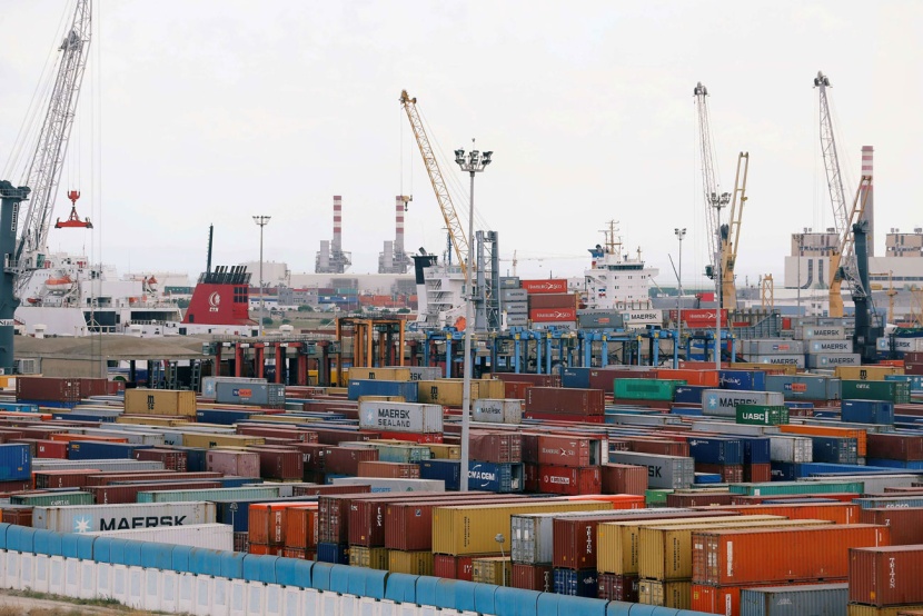 العجز التجاري في تونس يتراجع 20.7 % في 3 أشهر إلى 976 مليون دولار