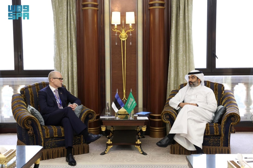 وزير الاتصالات السعودي يناقش مع وزراء ورؤساء كبرى الشركات العالمية تعزيز الشراكة لتوسيع نمو الاقتصاد الرقمي والفضاء