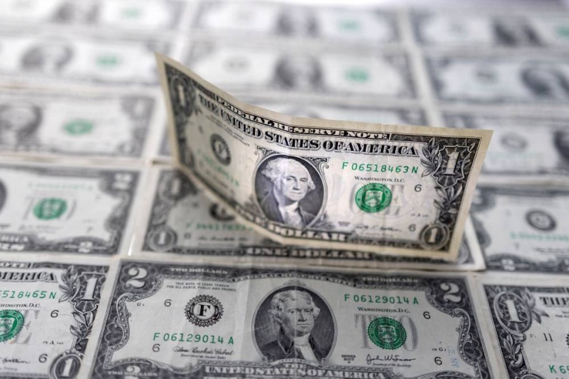 الدولار يلتقط الأنفاس قبل صدور بيانات الوظائف في أمريكا