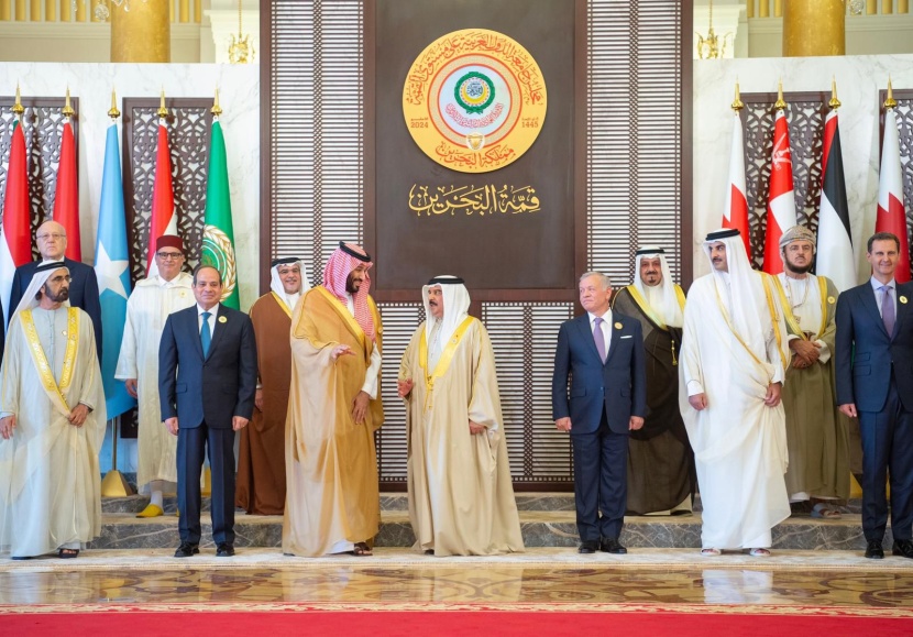 ولي العهد: السعودية تدعو إلى وقف أي نشاط يؤثر في أمن الملاحة في البحر الأحمر 