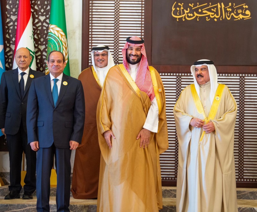 ولي العهد: السعودية تدعو إلى وقف أي نشاط يؤثر في أمن الملاحة في البحر الأحمر 