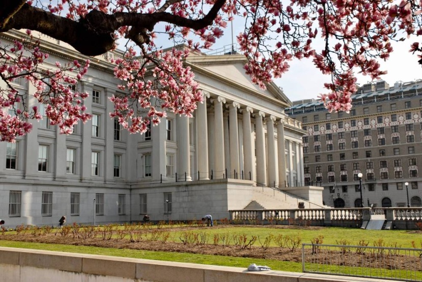 تراجع عوائد سندات الخزانة الأمريكية يعزز توقعات "الفيدرالي" بخفض الفائدة
