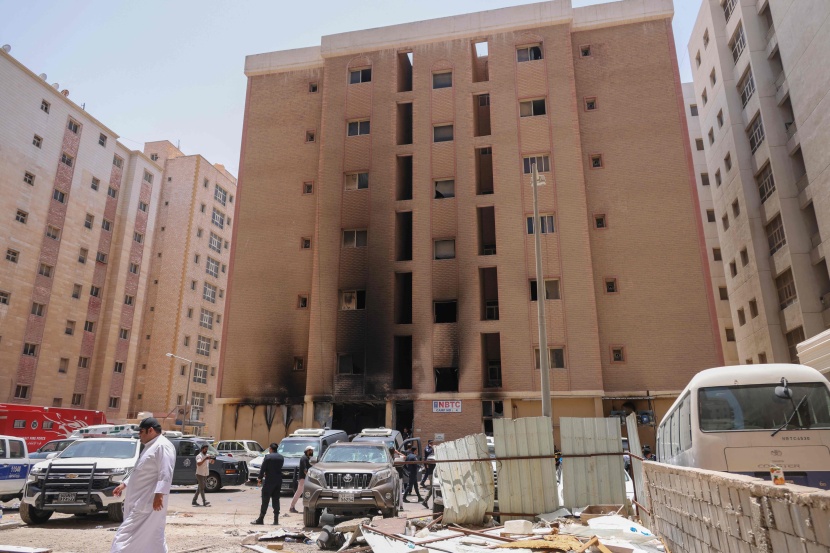 الكويت : 40 قتيلا وعشرات المصابين في حريق بمبنى سكني للعمال