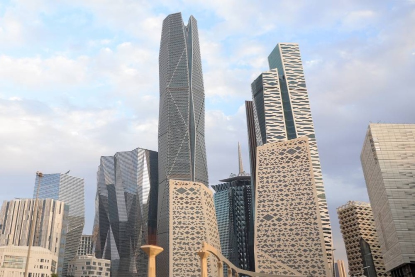 الأنشطة الاستثمارية تسهم بـ 28 % من إيرادات الصندوق السيادي السعودي في 2023