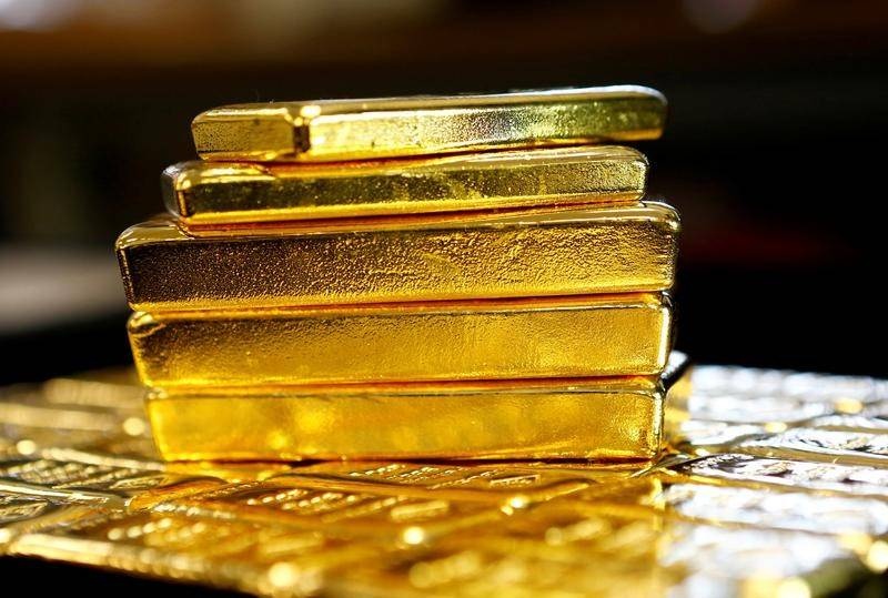 الذهب يتماسك عند 2434 دولارا للأونصة مع هزة الأسواق العالمية