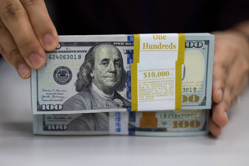 الدولار ينخفض مع التوقعات بخفض الفيدرالي لأسعار الفائدة 50 نقطة الدولار ينخفض مع التوقعات بخفض الفيدرالي لأسعار الفائدة 50 نقطة