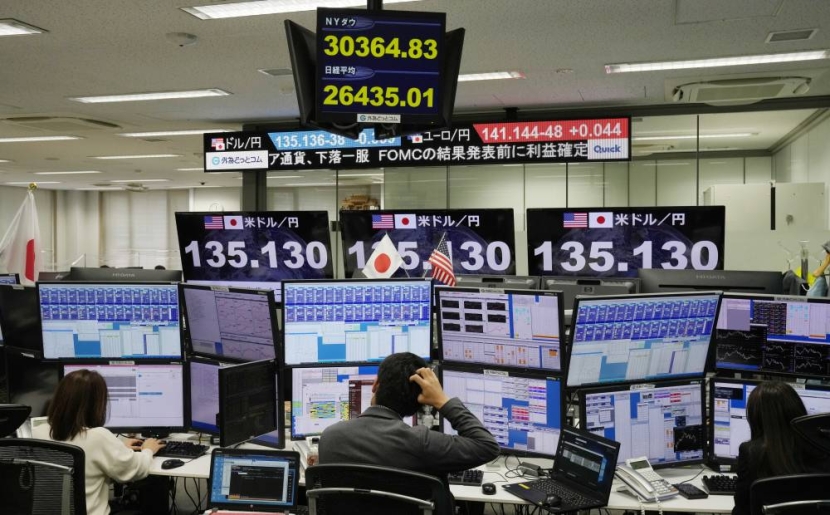 مؤشر نيكاي الياباني يتراجع 0.04 % بعد ارتفاع الين