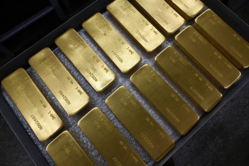 الذهب يرتفع 1 % وسط تزايد التوقعات على خفض كبير للفائدة الأمريكية