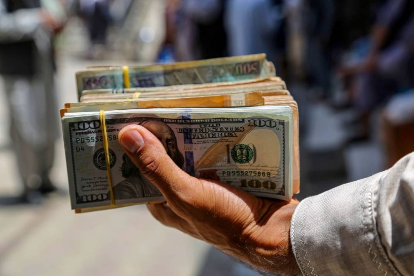 الدولار يستقر مع هيمنة توقعات خفض الفائدة على الأسواق