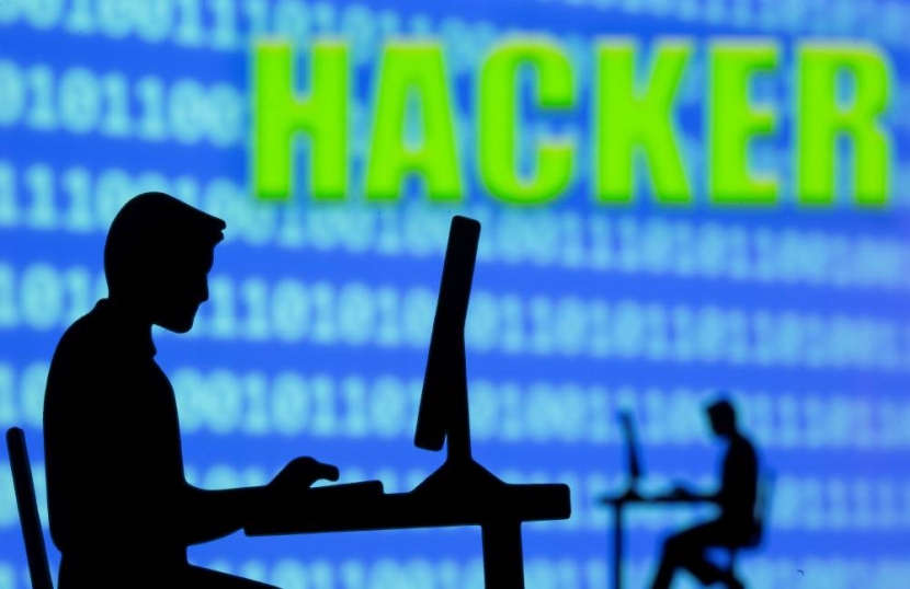 "أبل" تقدم مليون دولار لمن يتمكن من اختراق خوادم "أبل انتلجنز"