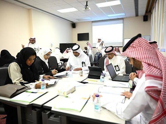 أكاديميون ومختصون في جامعة الملك عبدالعزيز يناقشون ضوابط الشؤون المالية للجامعات