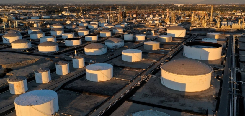 النفط يقفز 3.5 % بفعل مخاوف فرض عقوبات جديدة على روسيا وإيران