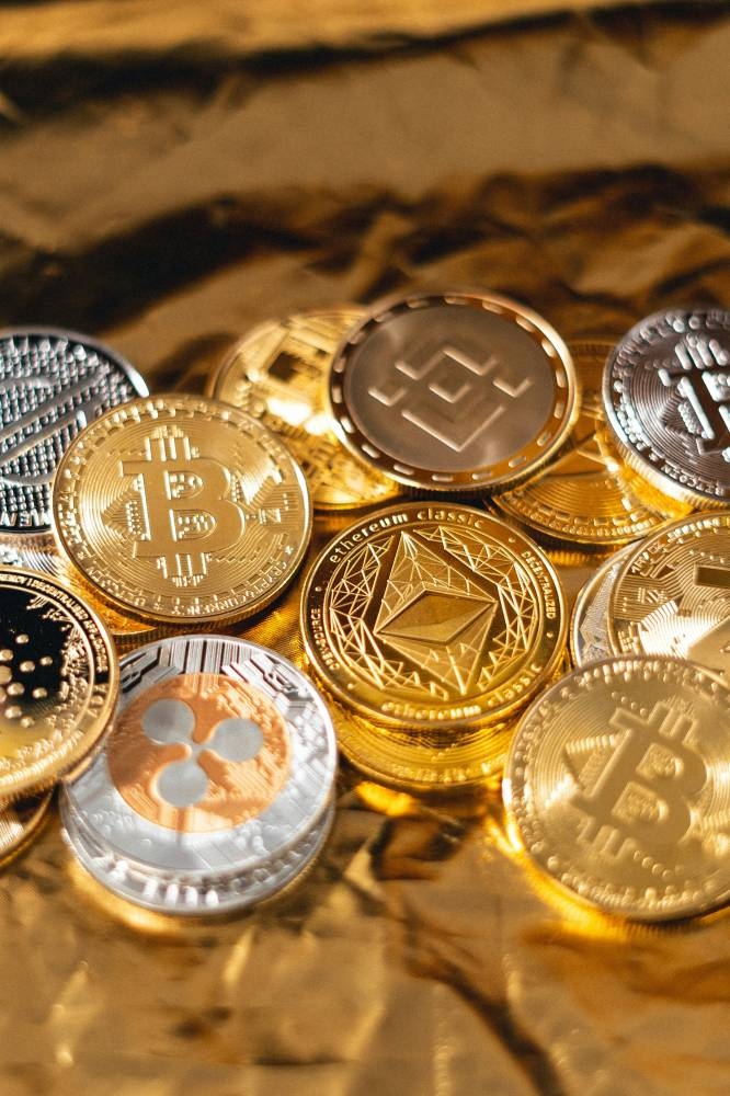 الذهب يتفوق على البيتكوين في 2025 .. ملاذ آمن يواجه أصلا مضاربيا