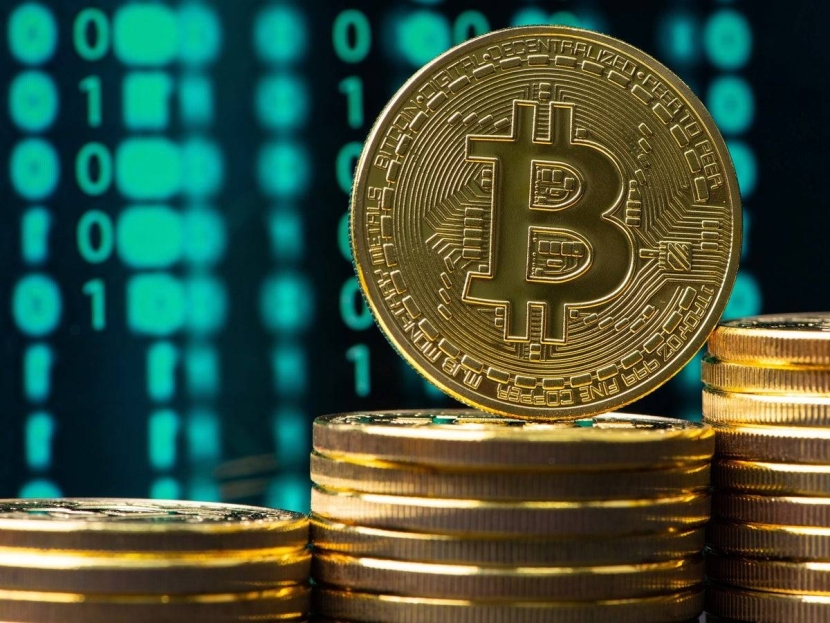 "بتكوين" ترتفع 5.84% وسط تفاؤل التوصل إلى صفقات تجارية عالمية