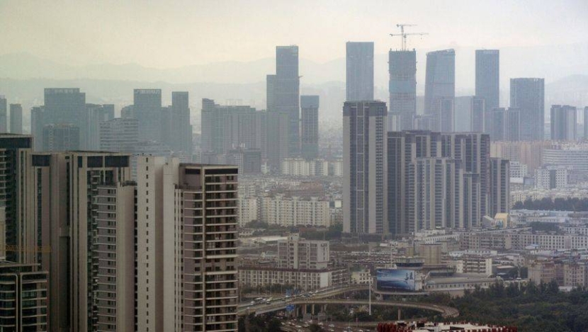إيرادات بيع الأراضي تهبط في الصين وضغوط مستمرة على سوق العقارات