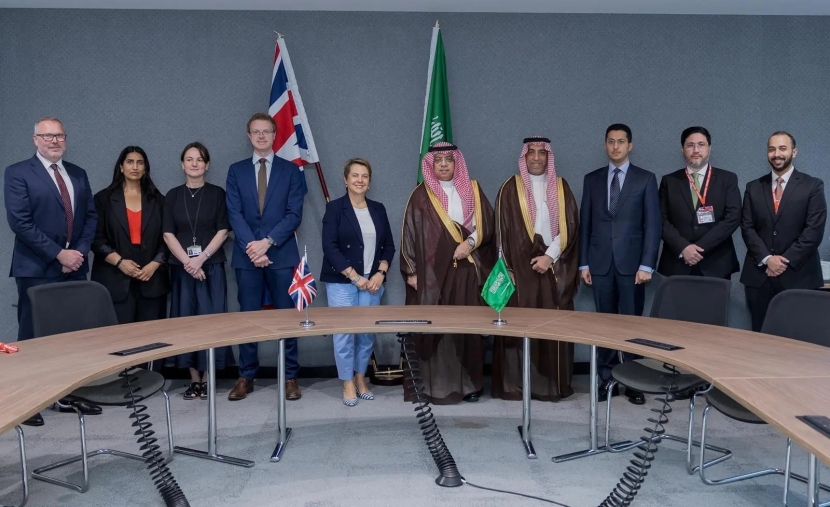 السعودية وبريطانيا توقعان اتفاقية "النقطة الأمنية الواحدة" لتعزيز تجربة المسافرين