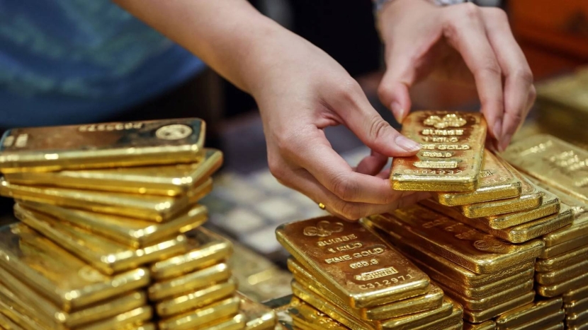 الذهب يتجه لمكاسب أسبوعية بفضل البيانات الأمريكية الضعيفة