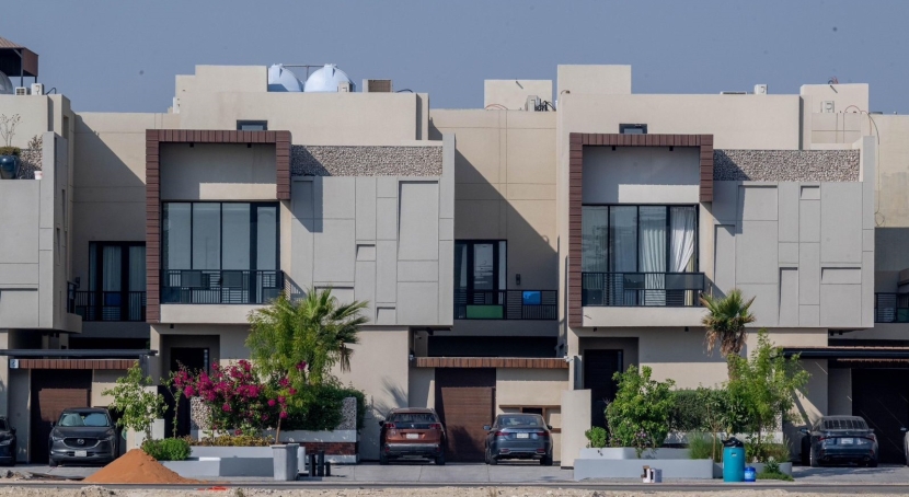 «عمولة العقارات» في السعودية تتبعثر بين العرف والنظام .. من يدفع للآخر؟